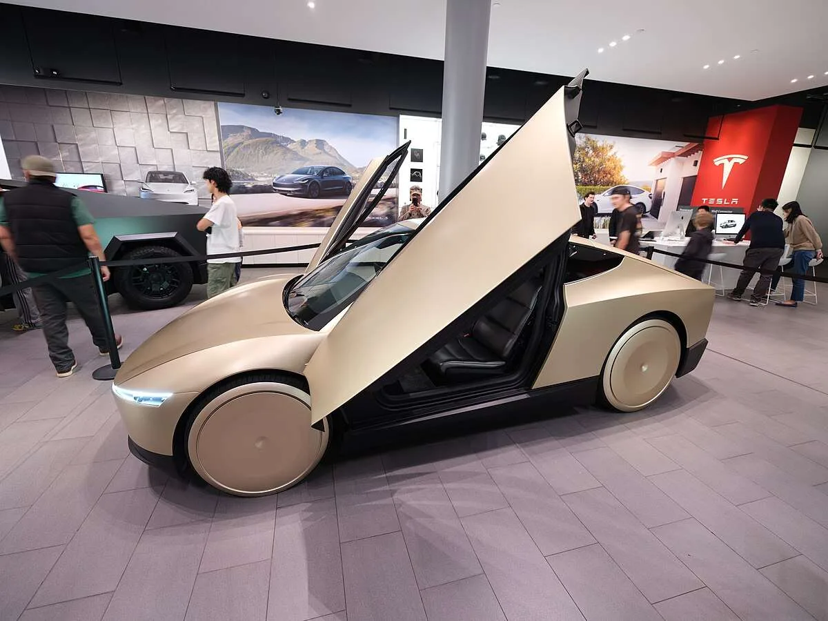 “Republicans buy EVs too” At Similar Rates Says Investment Firm As It Cuts Tesla Price Target