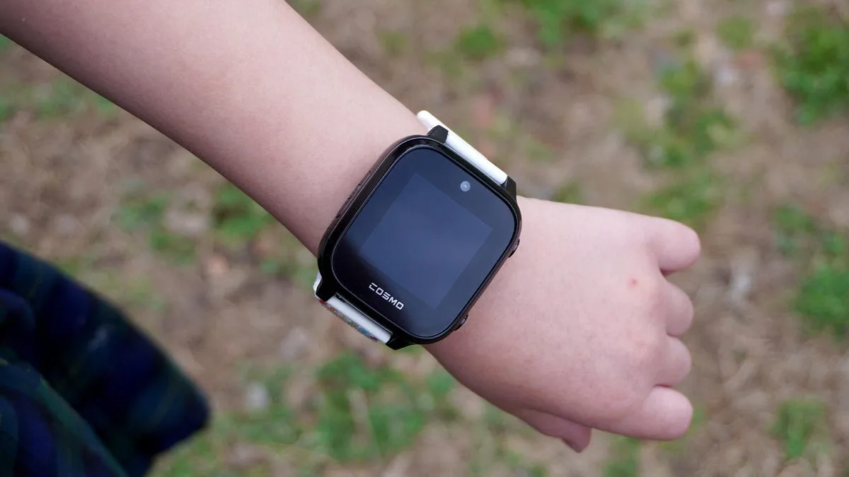 This kids' smartwatch made me think twice about giving my child a phone