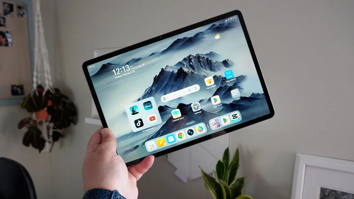 This $500 Android tablet beat my iPad Pro in almost every way – and it's not a Samsung