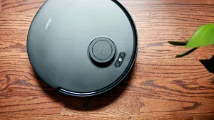 This robot and handheld vacuum combo is an absolute bargain at 33% off