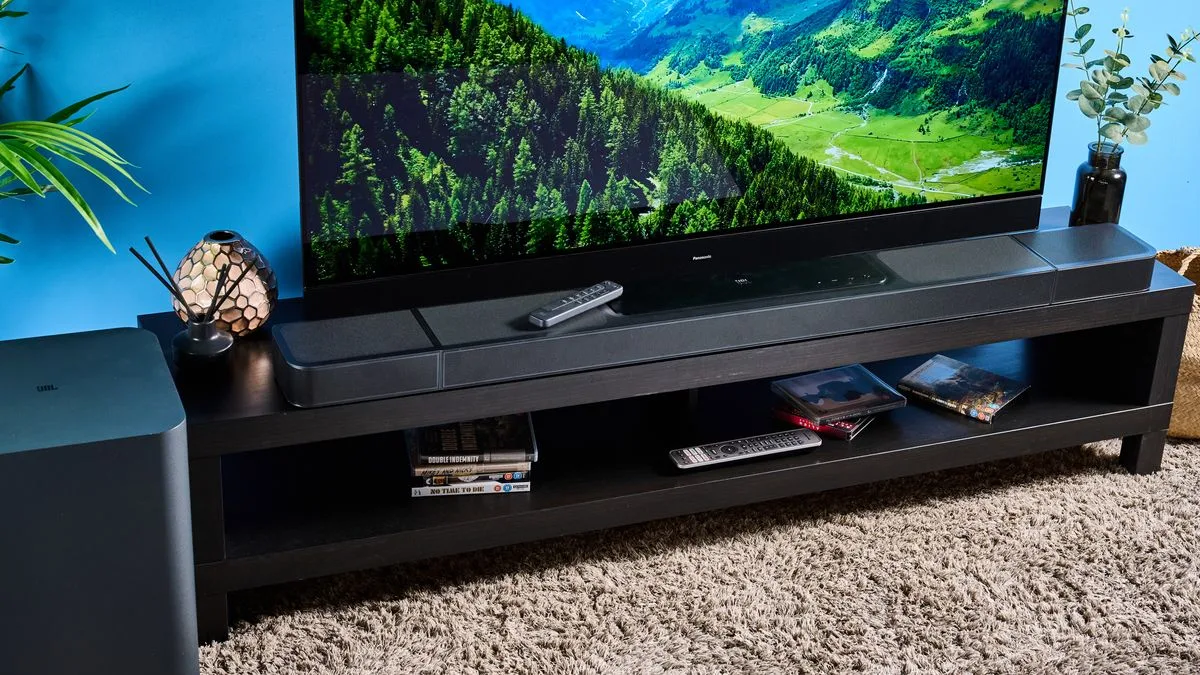 I just tested this all-in-one Dolby Atmos surround soundbar — and it made me feel like I'm at the movies