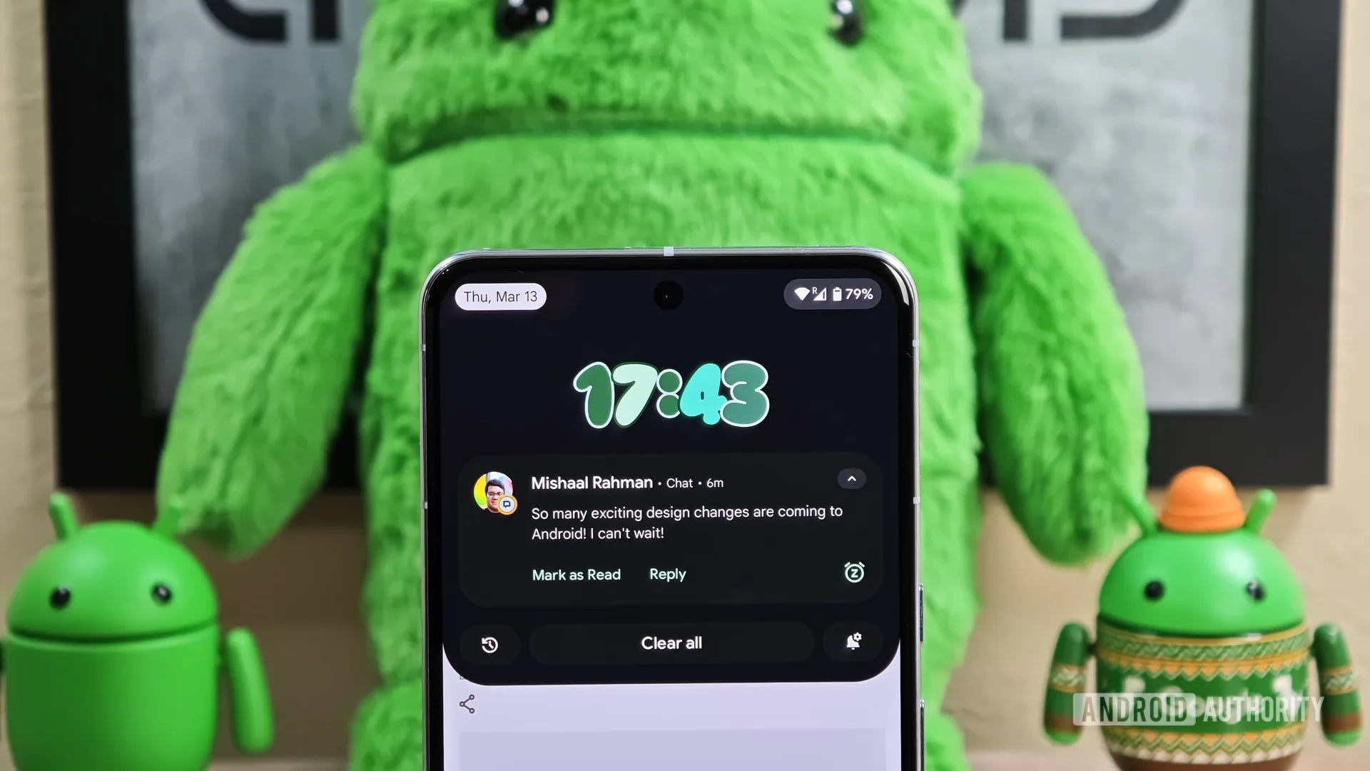 Android could put your beautiful lock screen clock in the notifications panel