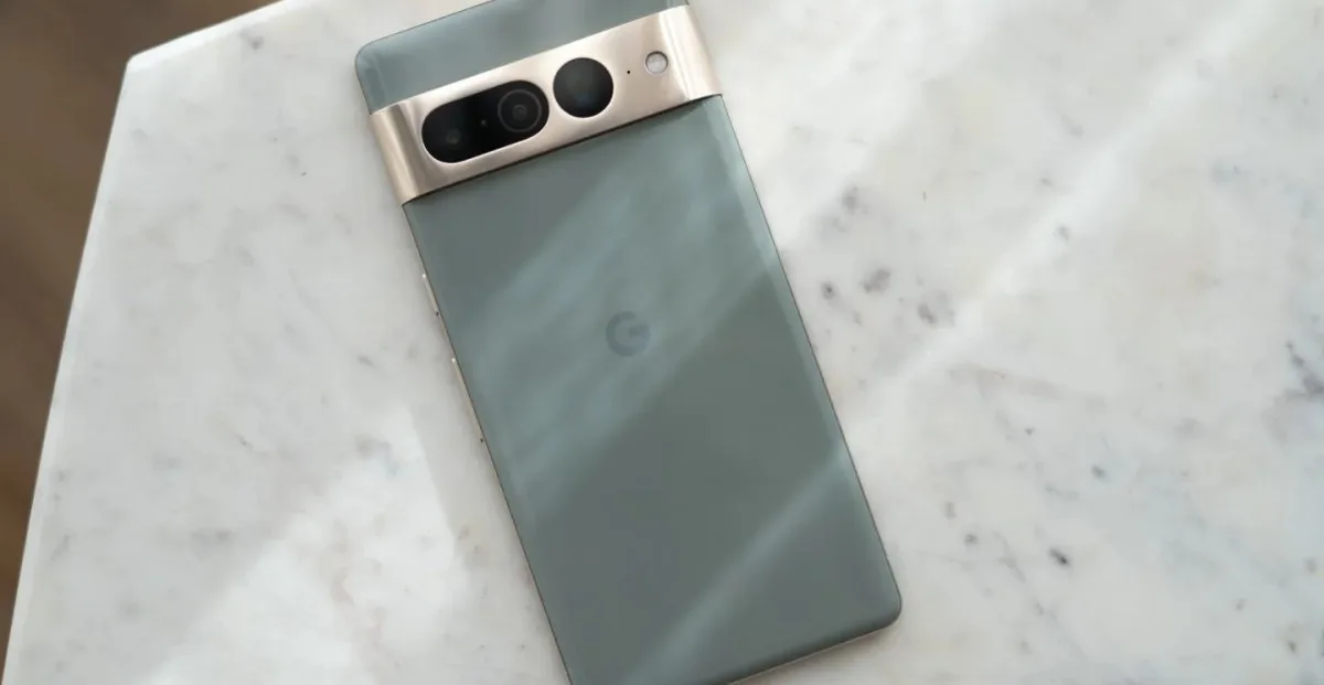 Google’s Pixel 7 Pro is on sale for just $199.99 right now