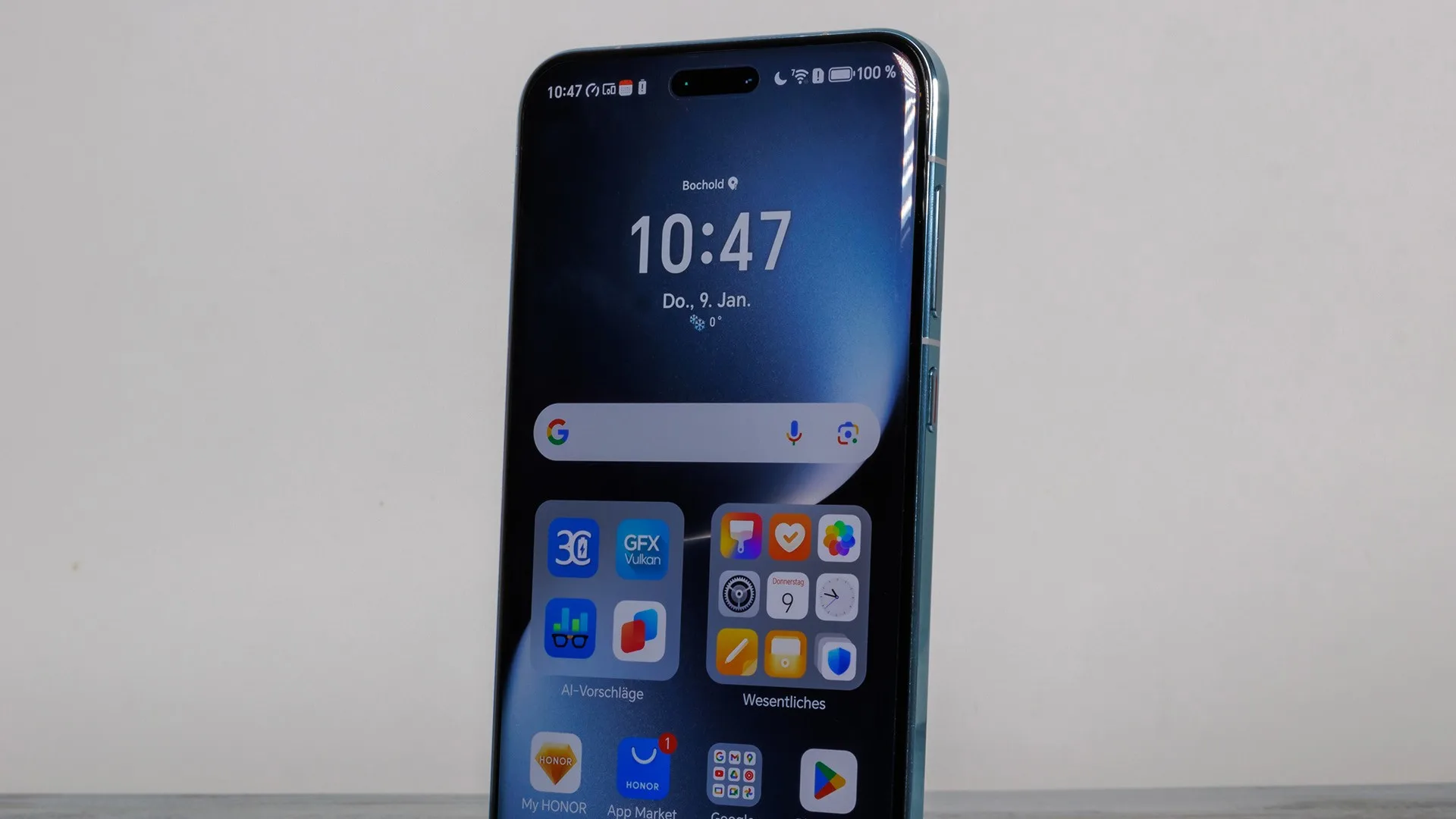 Honor Magic8 tipped to launch with more compact, ultra-slim-bezel display