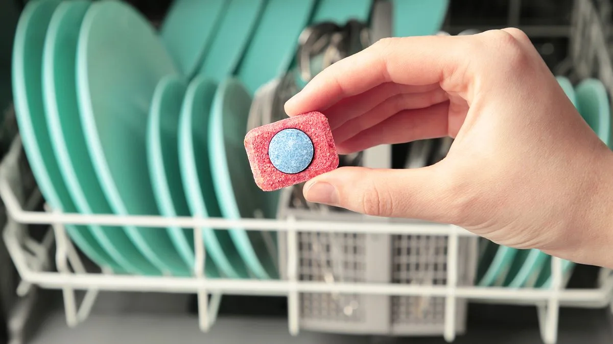 A professional cleaner just revealed why your dishwasher cleaning tablet isn't working, and it makes total sense