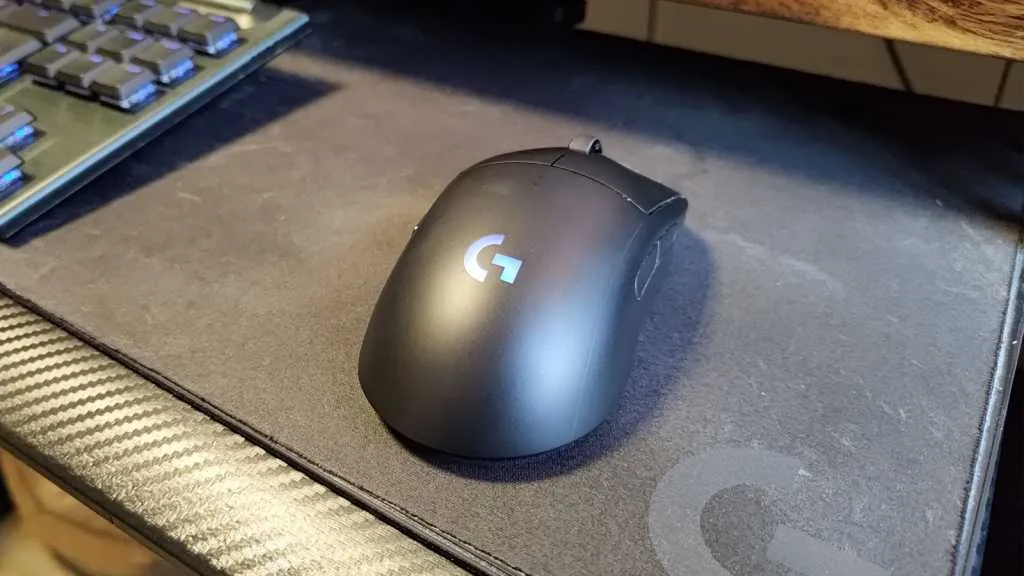 Logitech’s wireless charging mousepad is the best absurd PC luxury I’ve ever owned