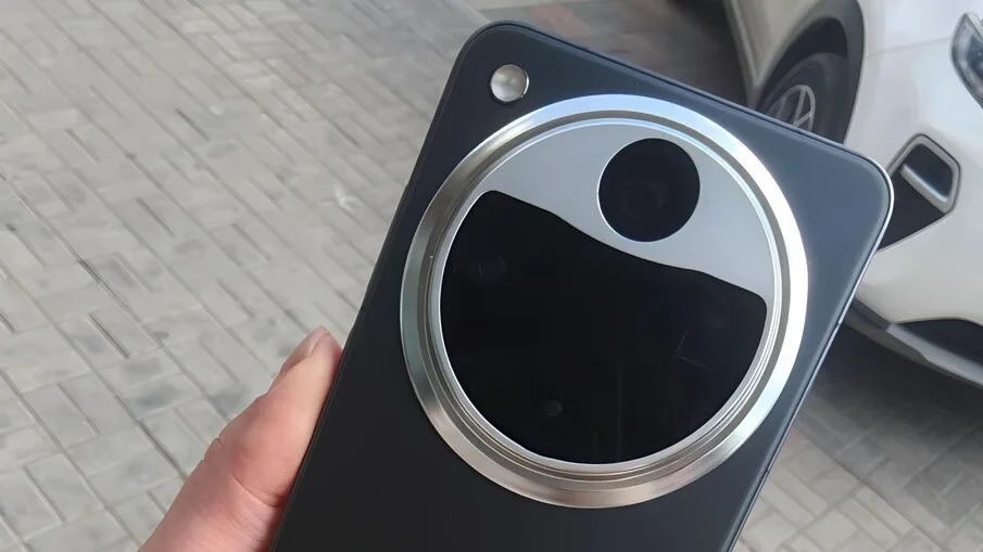 Oppo Find X8 Ultra tipped to charge faster than X8 Pro