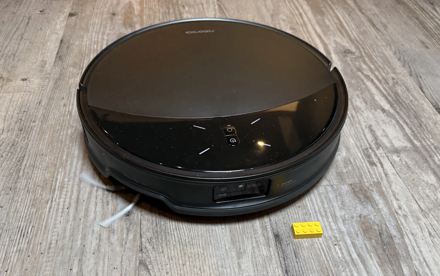 Roborock Saros 10R review: The StarSight vacuum robot is super flat and really good