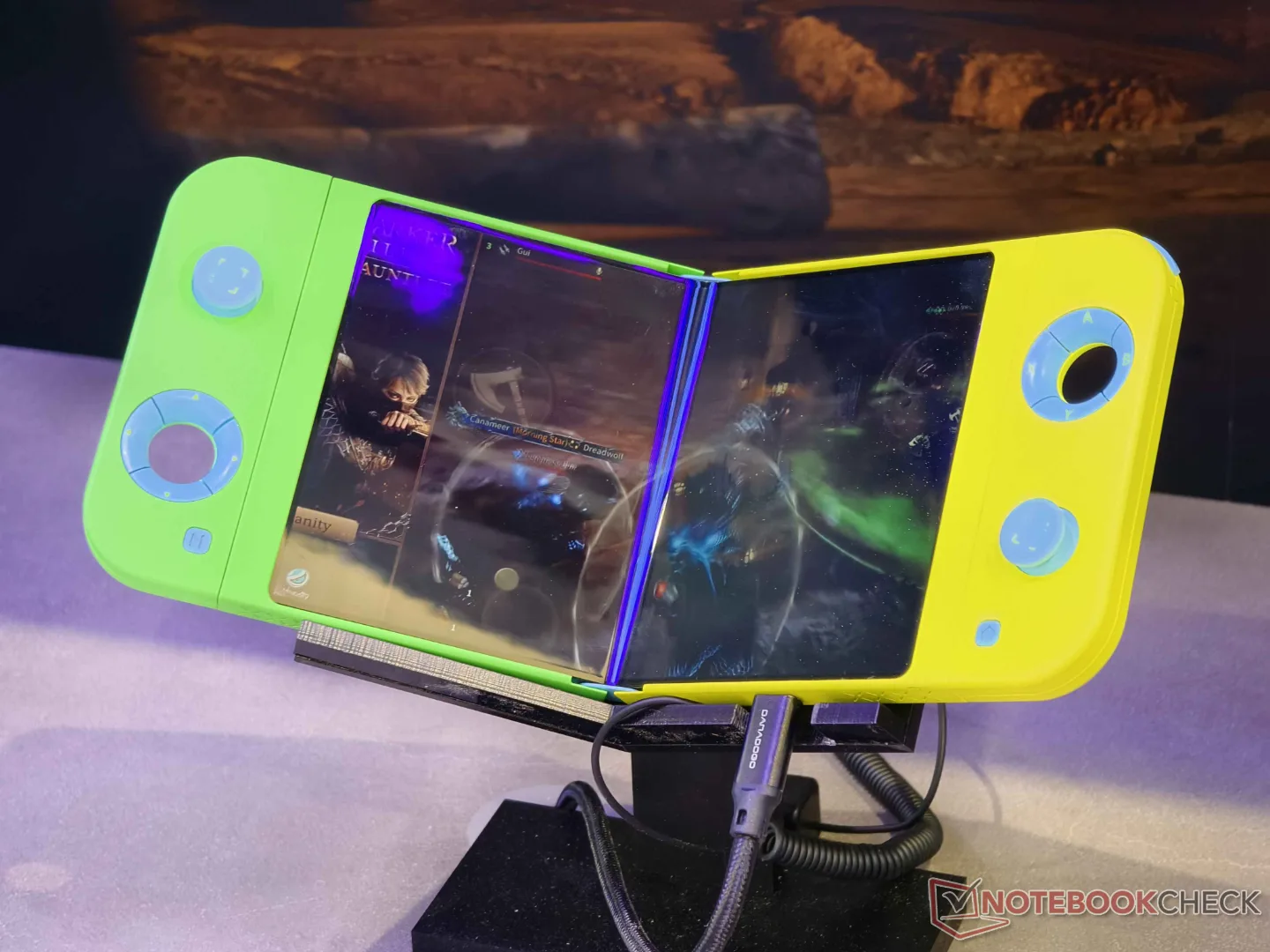 Flex Gaming: Samsung showcases unusual foldable gaming handheld running high-end PC game