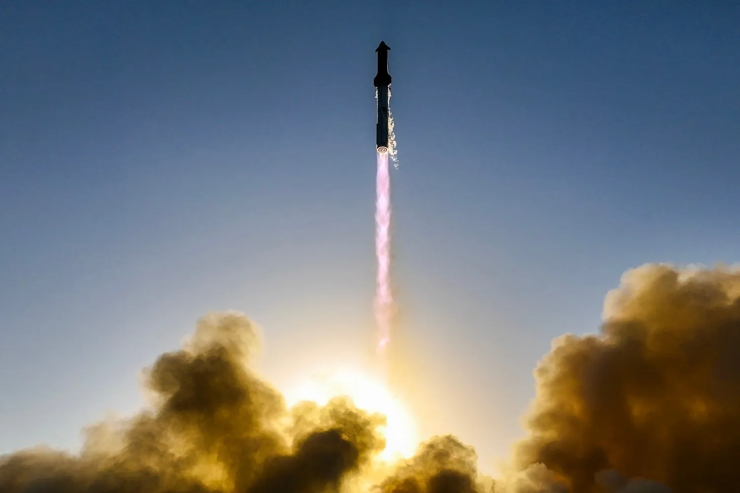 SpaceX’s Starship Disintegrates Again, Causing Major Commercial Flight Delays