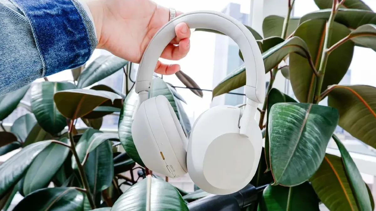 I can't wait for the Sony WH-1000XM6 headphones — but it needs this one upgrade