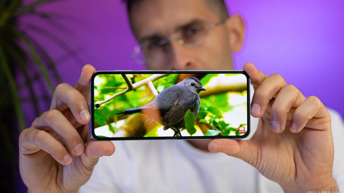 The 512GB Galaxy Z Flip 6 remains a top pick at $270 off on Amazon