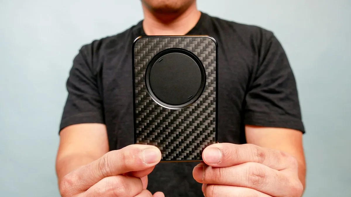 I’ve tried dozens of wallet cases, but this MagSafe wallet does one thing I haven’t seen before