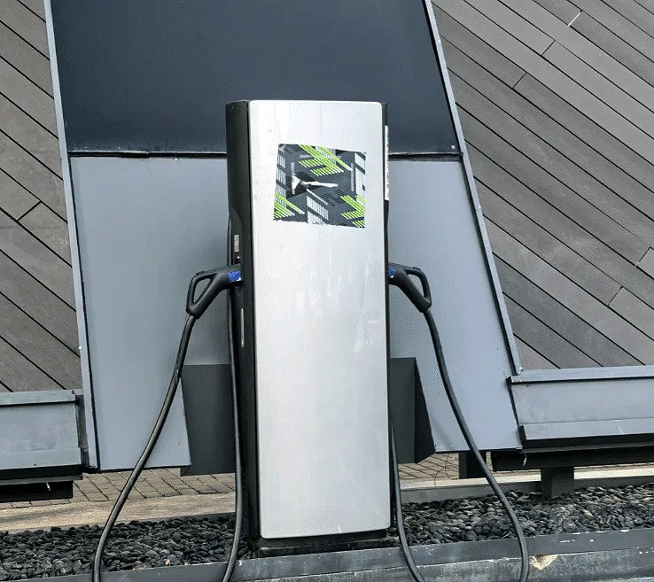 BYD beating Tesla to 1000V EV system for 10-minute charging as it builds its own Supercharger network