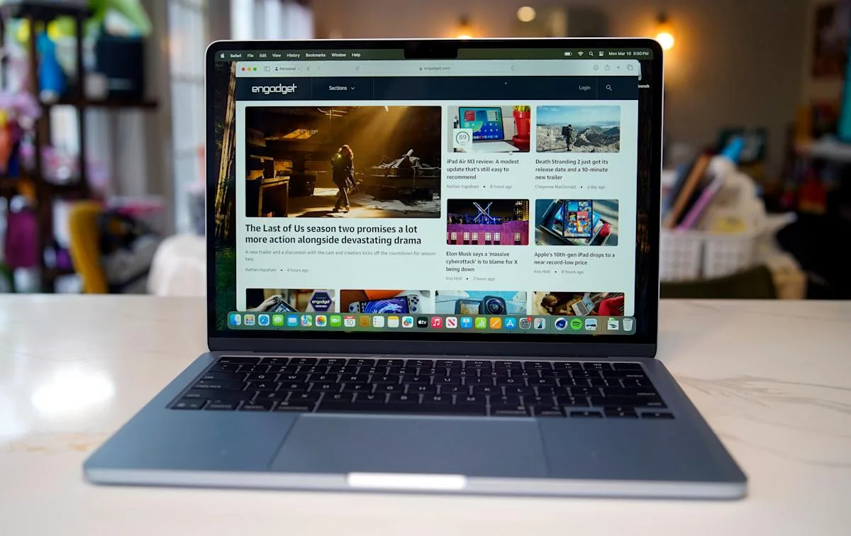 Engadget Podcast: MacBook Air M4 review, Apple delays smarter Siri