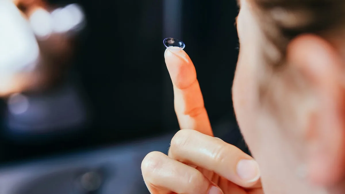 An Optometrist Shares 13 Mistakes You're Making With Your Contact Lenses
