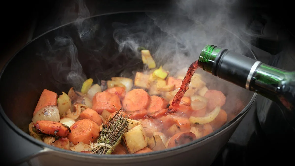 4 Foods That Will Ruin Your Cast-Iron Pan