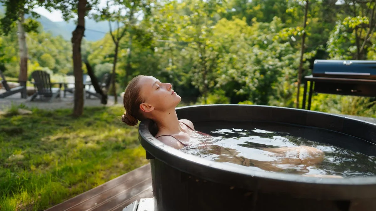 What Are Cold Plunge Tubs? Everything You Need to Know About This Growing Wellness Trend