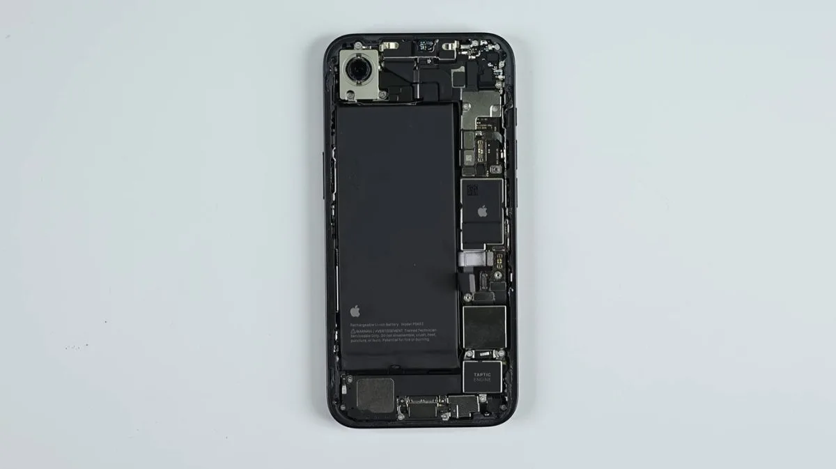 iFixit’s Teardown Video Of The iPhone 16e Shows Apple’s New C1 Modem And Its Critical Elements, Bigger 15.55 Wh Battery , And More