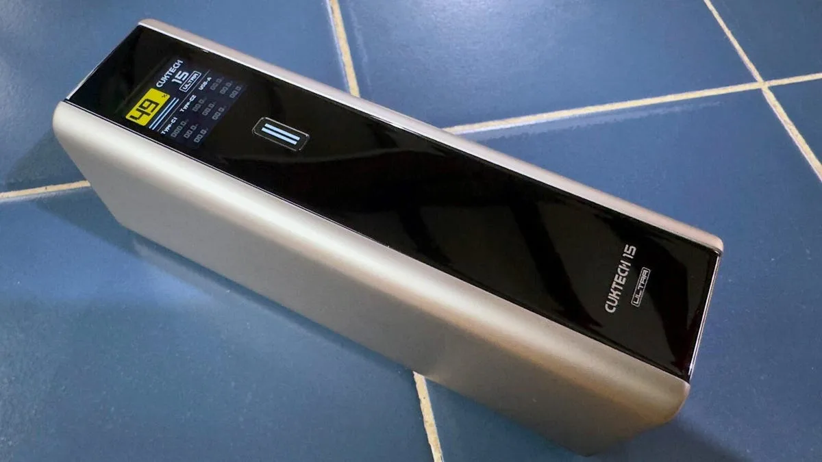 This smart power bank has a 'Beast Mode' that changes everything for me