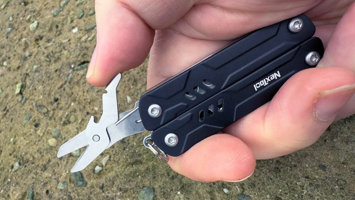 I brought a TSA-approved multitool on a plane – here's how that went