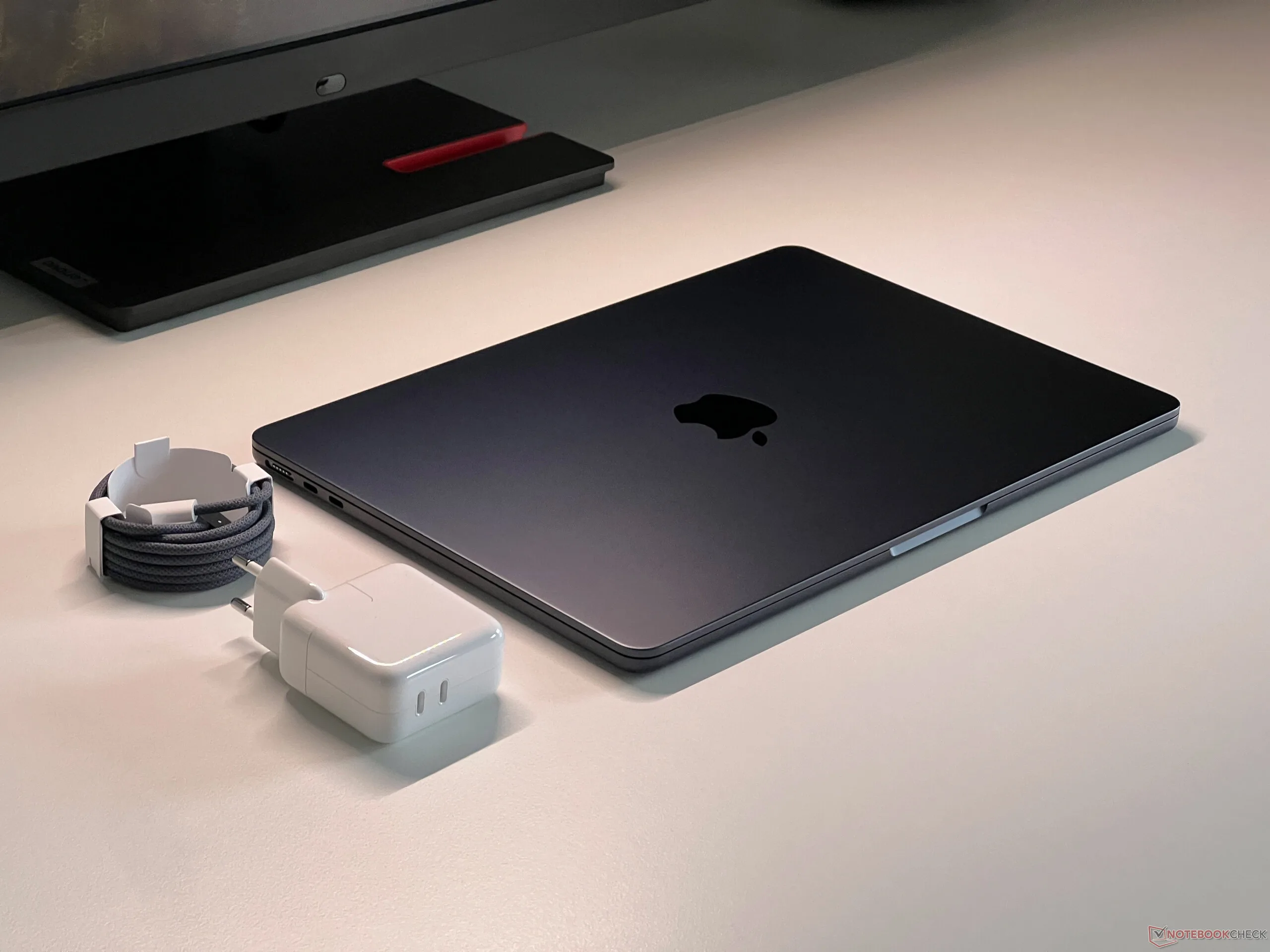 13-inch MacBook Air with Apple M3 SoC and 24 GB RAM drops to lowest price ever on Amazon