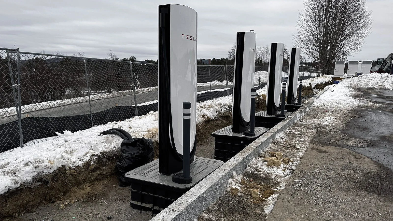 Tesla speeds Supercharger installations up with new foundation that skips concrete