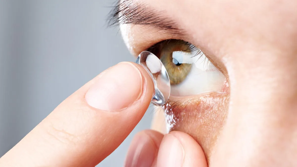 When to Replace Your Contact Lenses, and What Happens When They Expire