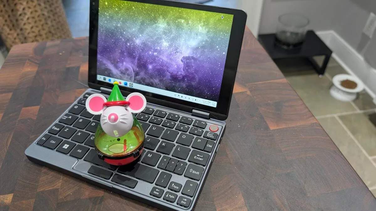 I installed Linux on an 8-inch mini laptop – and it's my new favorite way of computing
