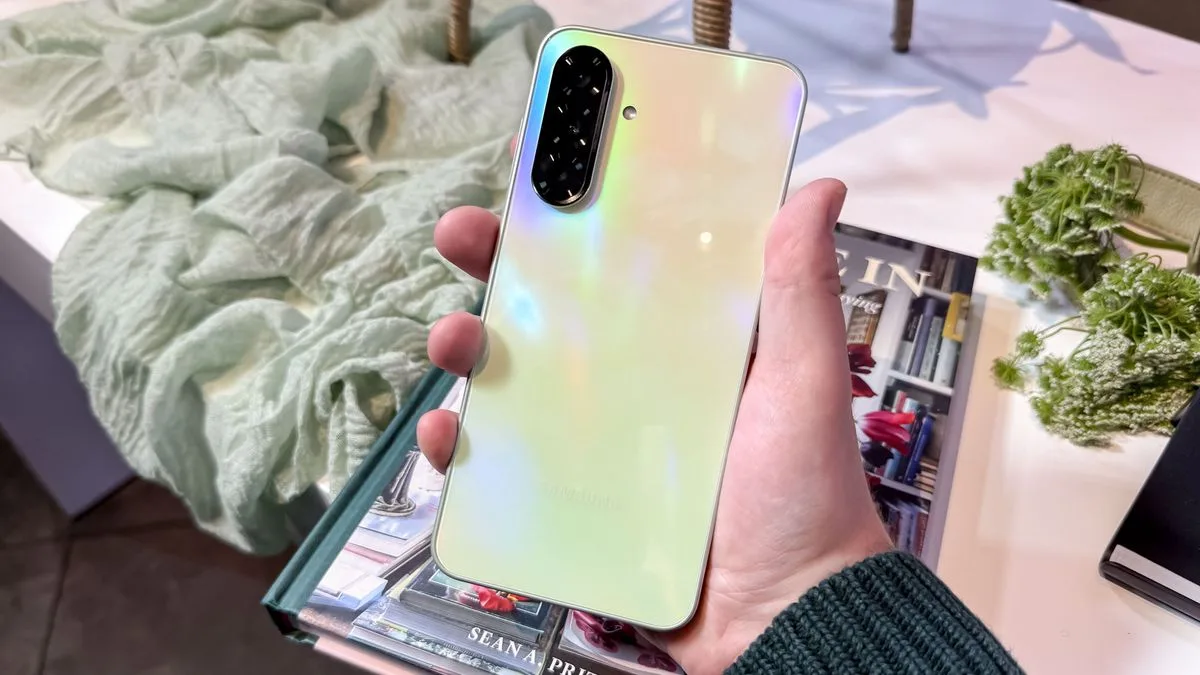 Samsung Galaxy A36 and Galaxy A26 debut, bringing more AI to inexpensive phones