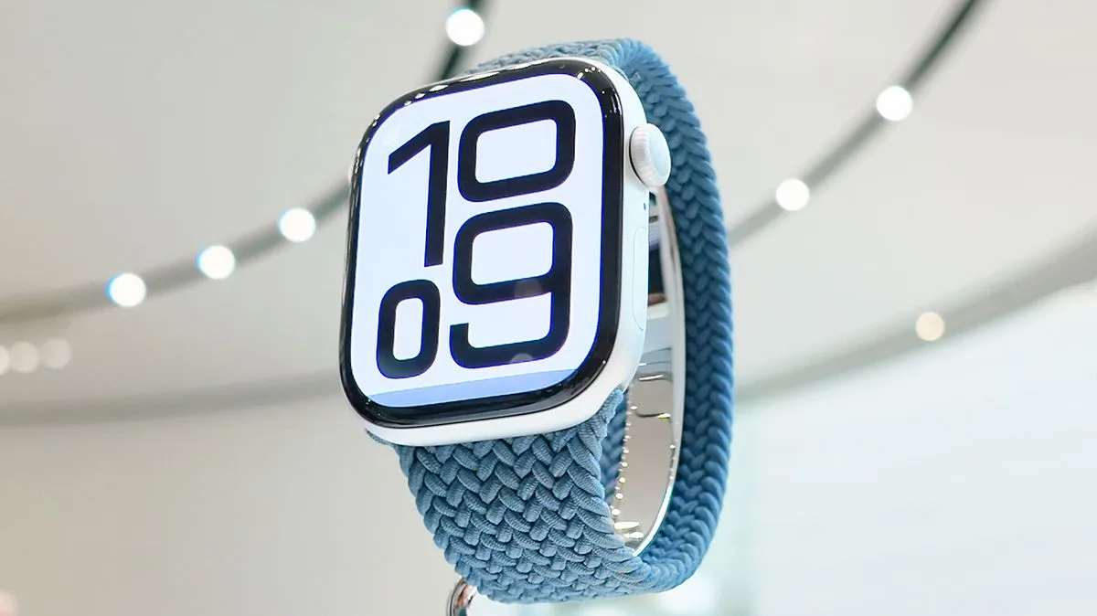 Apple Watch sales crash 19% as smartwatch market declines for first time