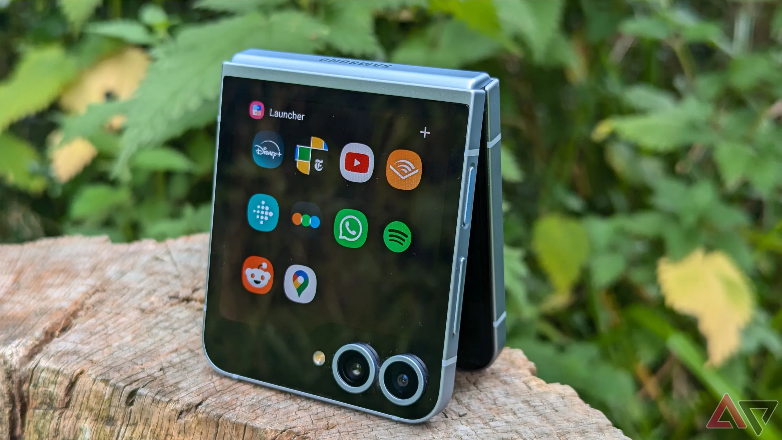 One UI 7 now holds your hand while adding apps to your Galaxy Z Flip cover display