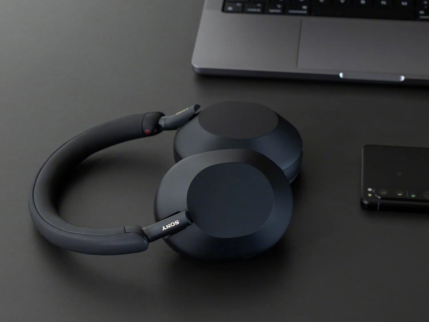 Details of new Sony WH-1000XM6 wireless over-ear headphone leak