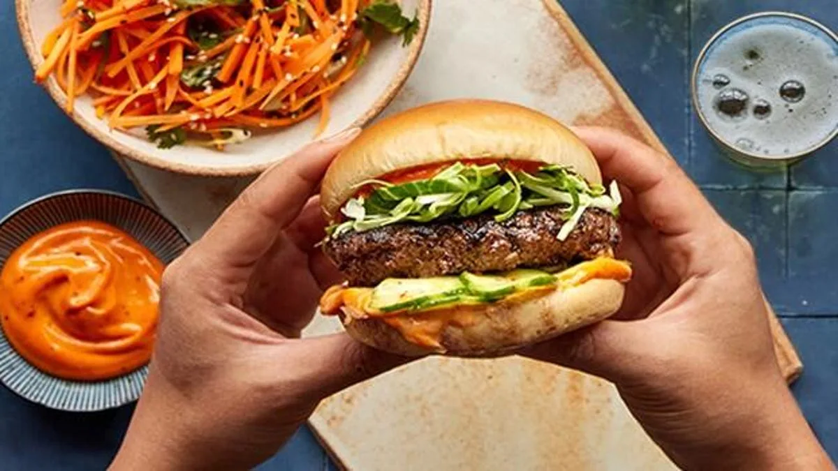 I Made a Bacon Cheeseburger in the Air Fryer and It Didn't Suck