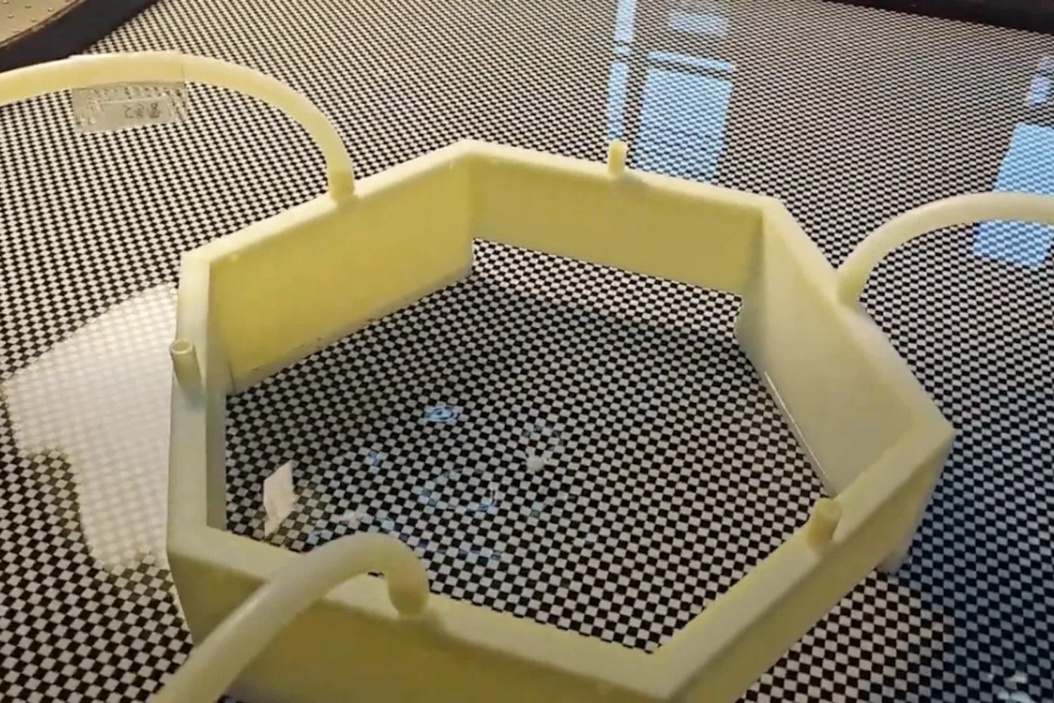 Wild ‘Waterbending’ Technique Uses Waves to Steer Floating Objects With Precision