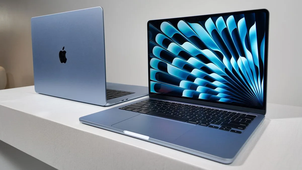MacBook Air M4 teardown reveals familiar repairability pain points
